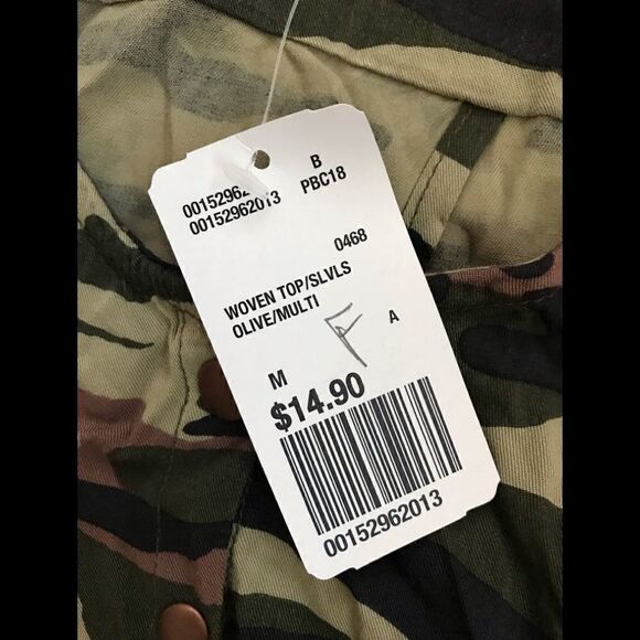 Forever 21 Camo Tank Top - Picture 4 of 4